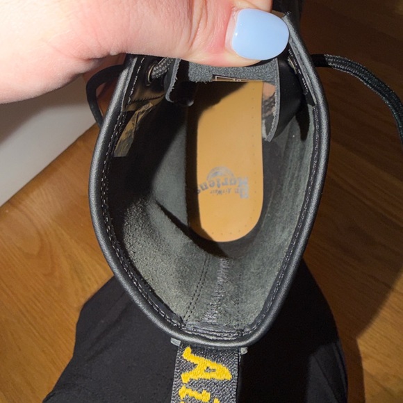 Dr. Martens Black Boots in amazing condition - Picture 6 of 6